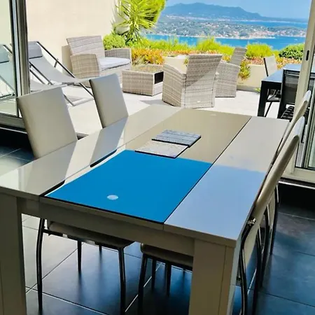 Vue Imprenable Et Piscine Apartment